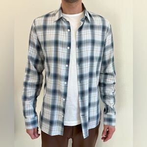 Vince long sleeve button up shirt blue / white mens medium